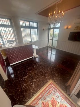 浦添市牧港に事業用物件でました！！　年払いも対応　残置物：テレビ　エアコン２台　冷蔵庫　移動カウンター　テーブル　防炎カーテン　設備：二段ベット　シャワー　鏡付き洗面台　収納棚